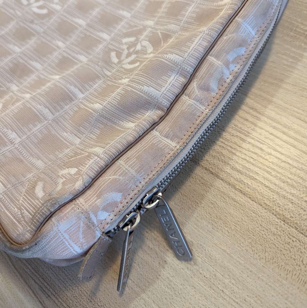 Authentic VTG Chanel Travel Ligne Laptop bag - Picture 16 of 16